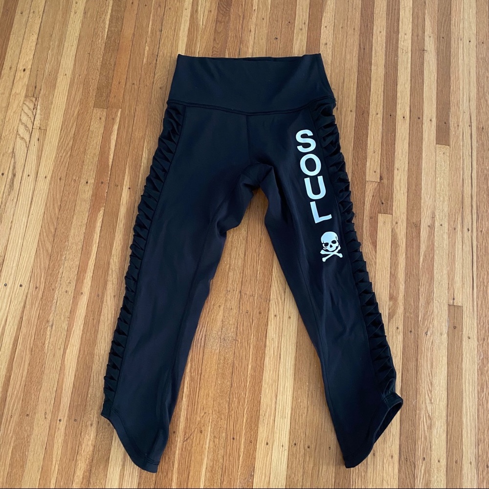 ✨EUC Lululemon x SoulCycle Mesh Crops✨